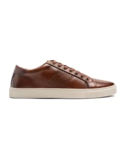 Endeavour Chain Sneaker In Brown