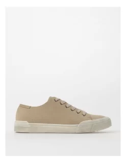 Howie Sneaker In Cream