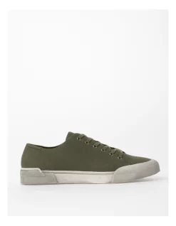 Howie Sneaker In Khaki
